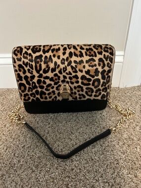 Cavalier Class Crossbody Bad With Gold Chain And Faux Leopard Fur